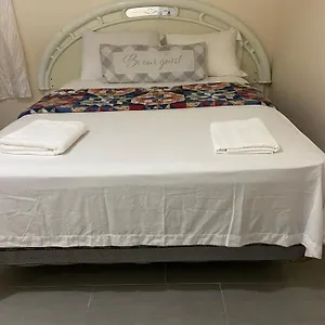 Guest house A Delightful In Queens